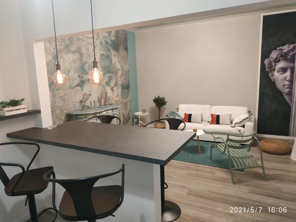 Aurora Flowers - Two Rooms And Free Parking Near Center And Train Station Modena Exterior foto