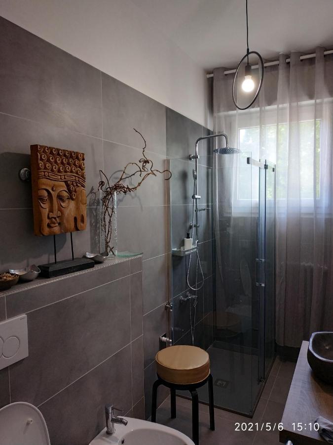 Aurora Flowers - Two Rooms And Free Parking Near Center And Train Station Modena Exterior foto