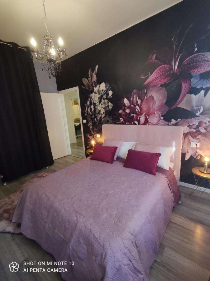 Aurora Flowers - Two Rooms And Free Parking Near Center And Train Station Modena Exterior foto