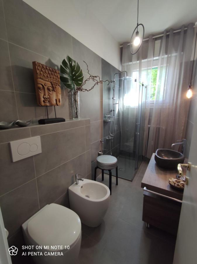 Aurora Flowers - Two Rooms And Free Parking Near Center And Train Station Modena Exterior foto