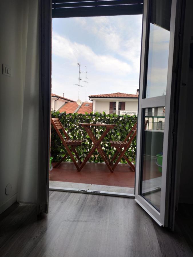 Aurora Flowers - Two Rooms And Free Parking Near Center And Train Station Modena Exterior foto
