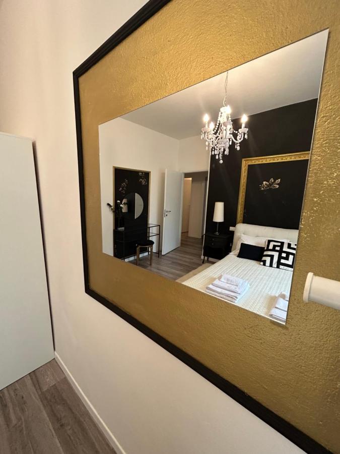 Aurora Flowers - Two Rooms And Free Parking Near Center And Train Station Modena Exterior foto